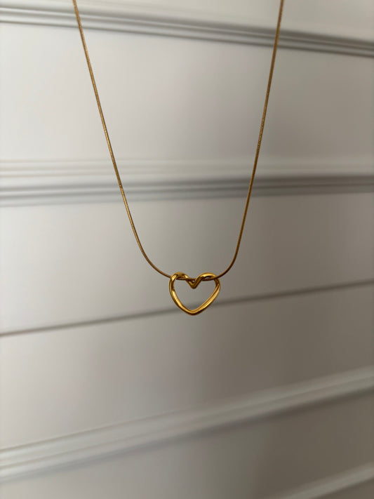 kylie heart necklace