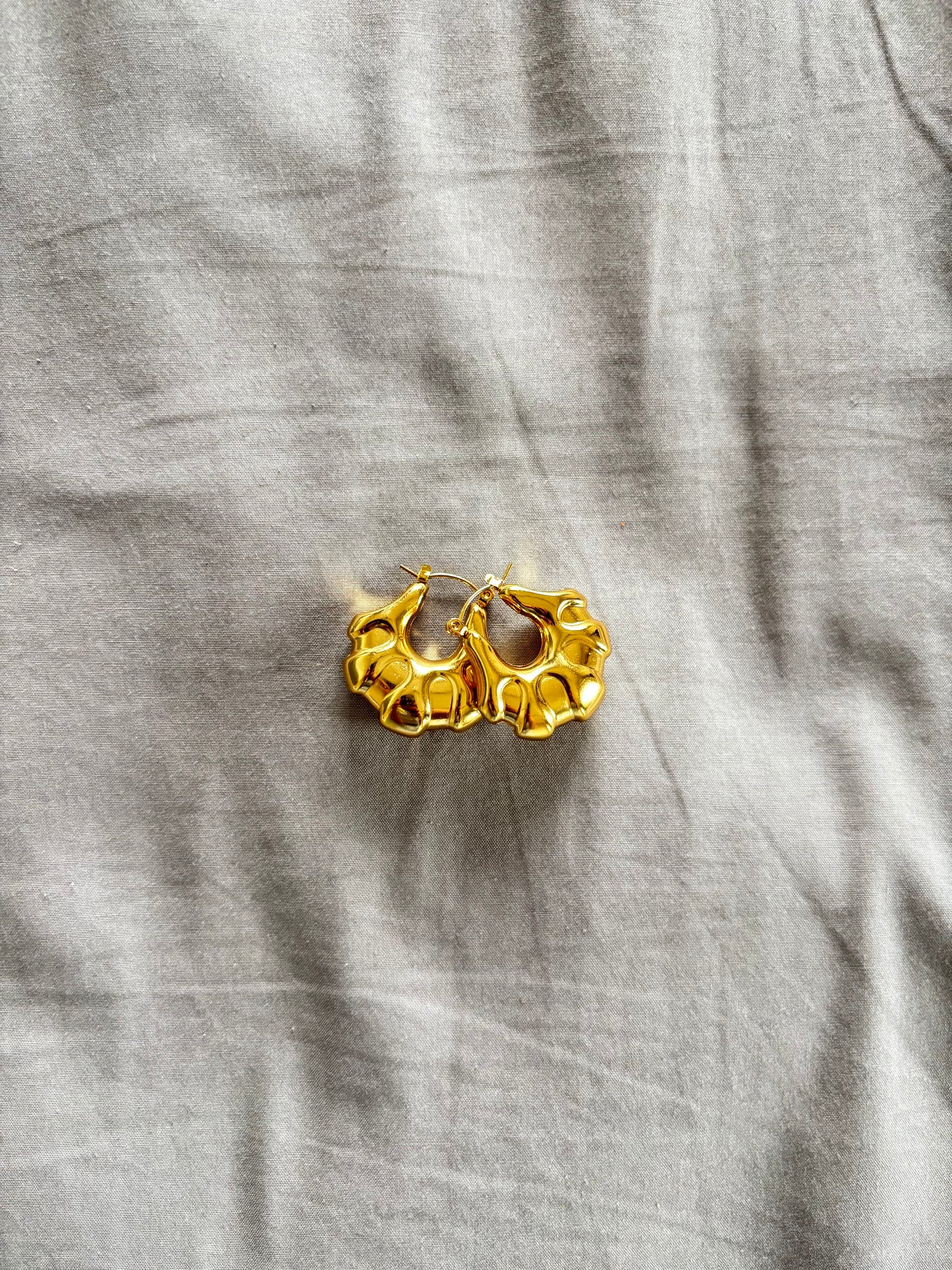 Ella hoops