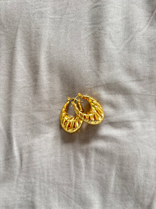 Bella hoops